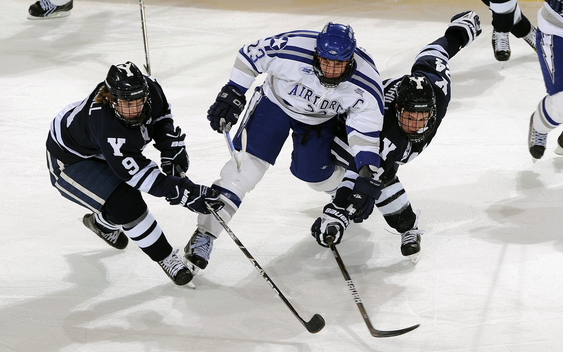拉米尼·雅马尔闪耀欧冠之夜，VAR力挽狂澜助巴萨绝地求生，拉米什桑尼巴尔瓦尼